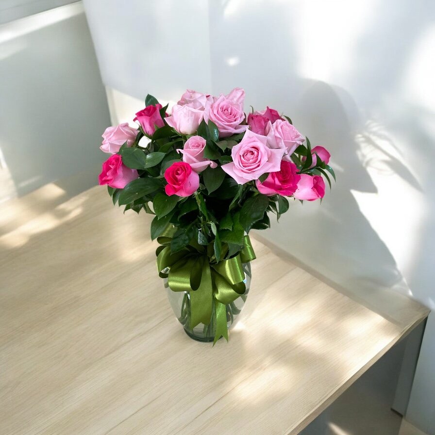 Encanto Rosa – Arreglo de 24 Rosas Rosadas