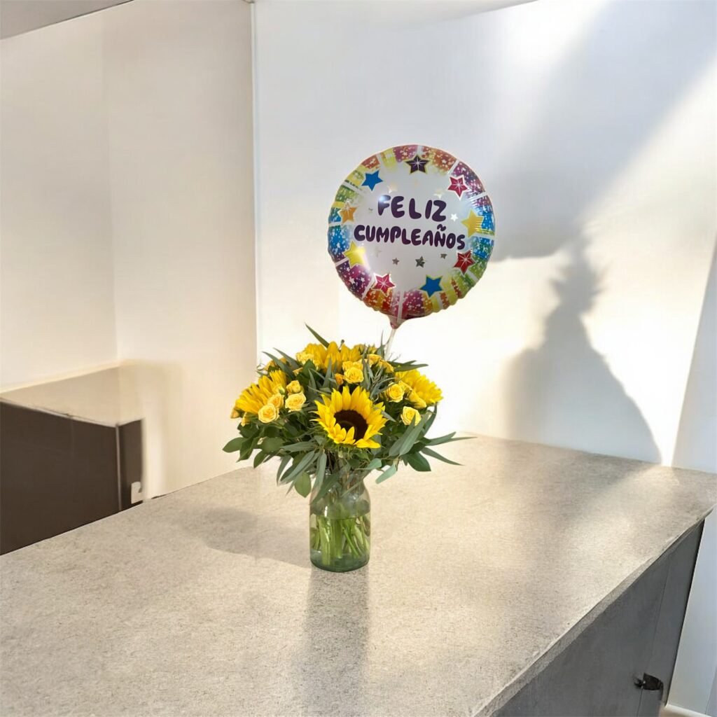 Sol Festivo – Arreglo de Girasoles y Rosas con Globo de Cumpleaños