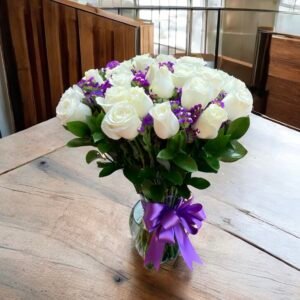Rosas Blancas Elegantes – Arreglo de 24 Rosas Blancas
