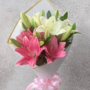 Dulce Elegancia – Ramo de 10 Lirios