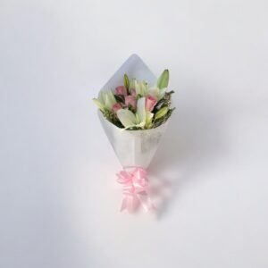 Suspiro de Amor – Ramo de Lirios y Rosas