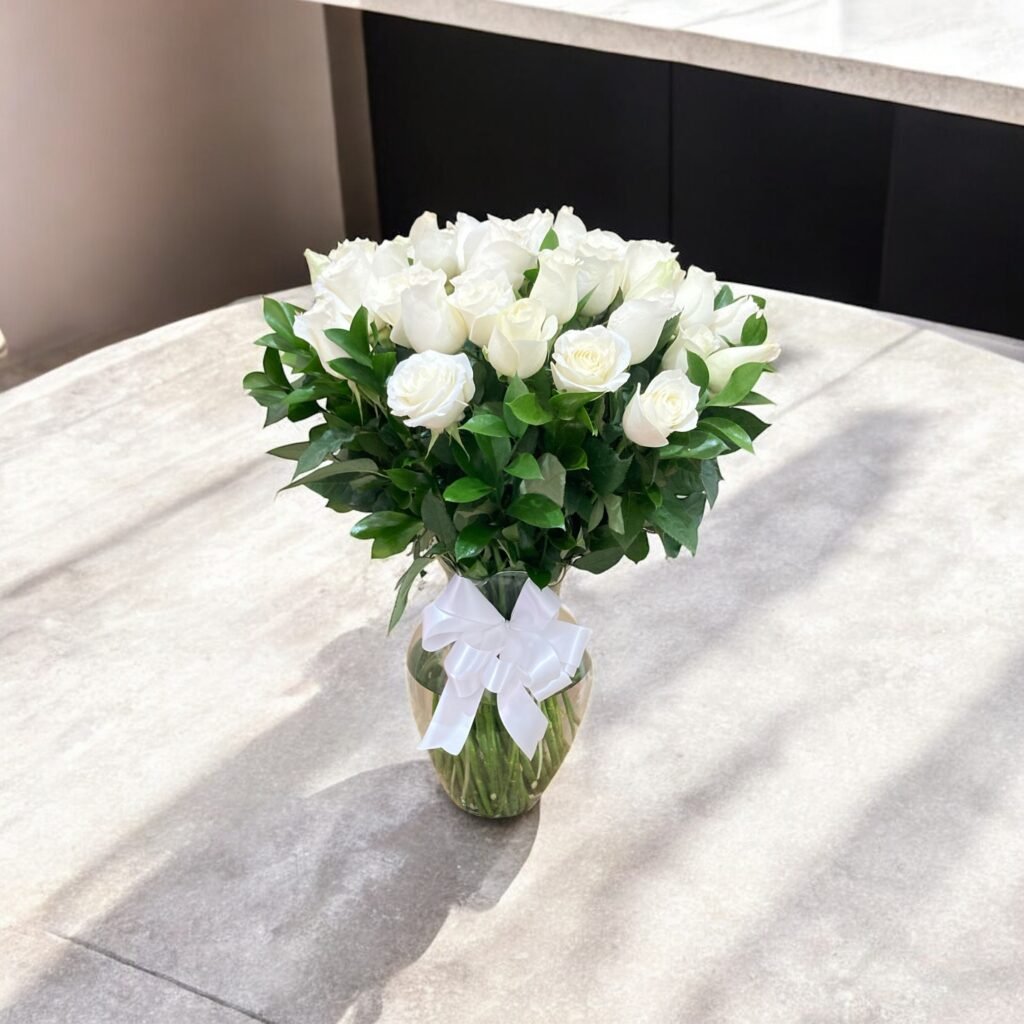 Bouquet Elegante de 24 Rosas Blancas